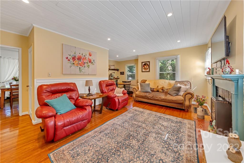 7 Canterbury Road Asheville NC 28805