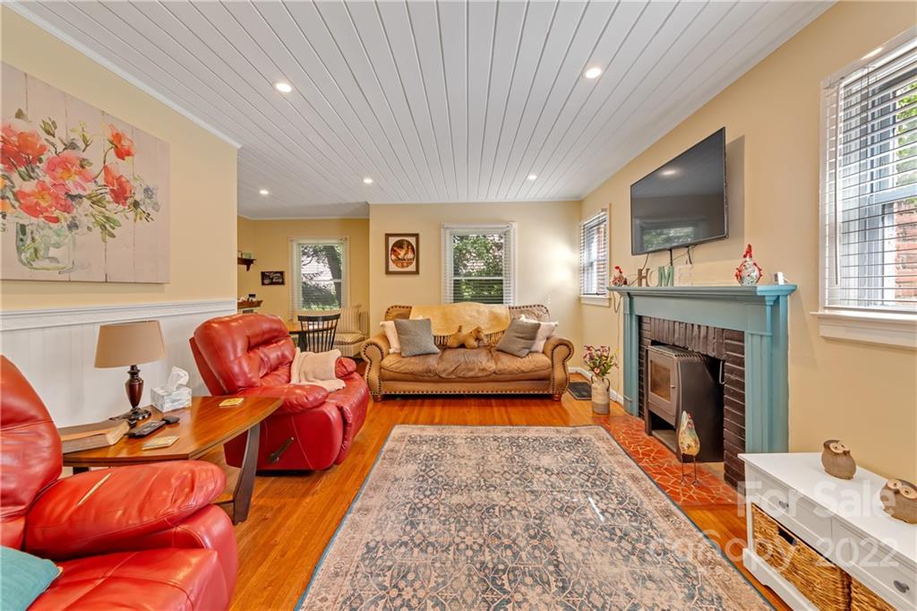 7 Canterbury Road Asheville NC 28805