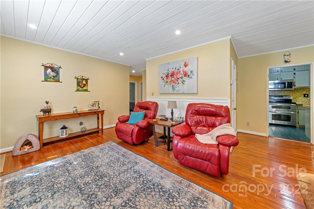 7 Canterbury Road Asheville NC 28805