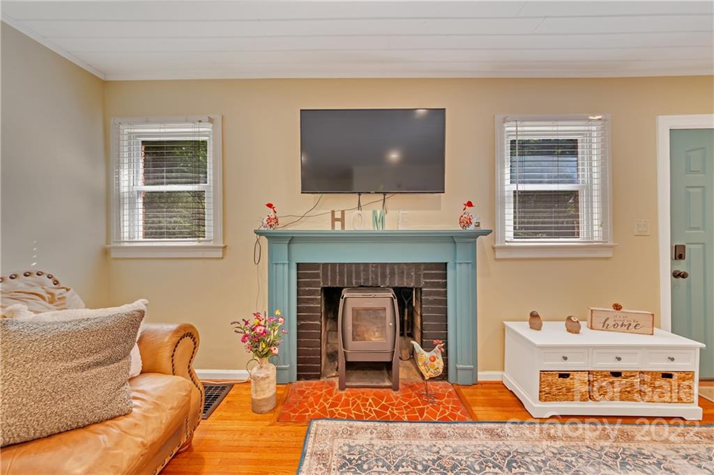 7 Canterbury Road Asheville NC 28805