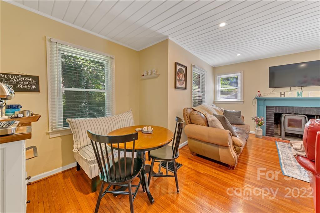 7 Canterbury Road Asheville NC 28805
