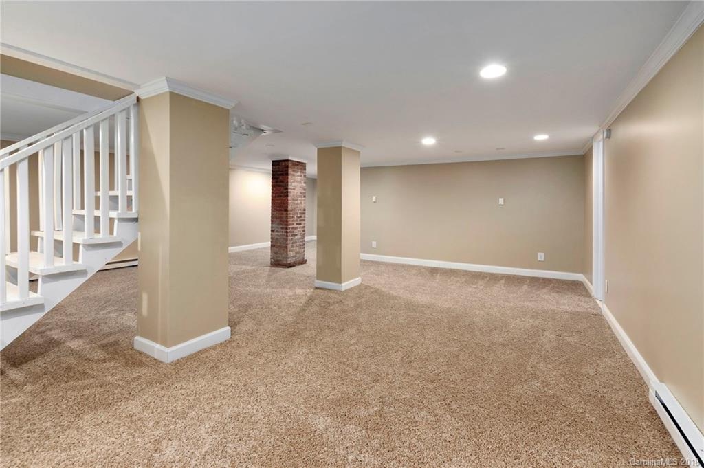 146 Brucemont Circle Asheville NC 28806