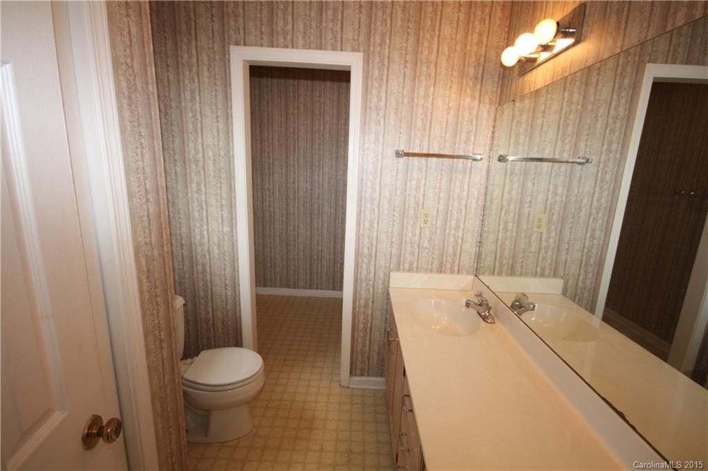 26 Forest Lake Drive Asheville NC 28803