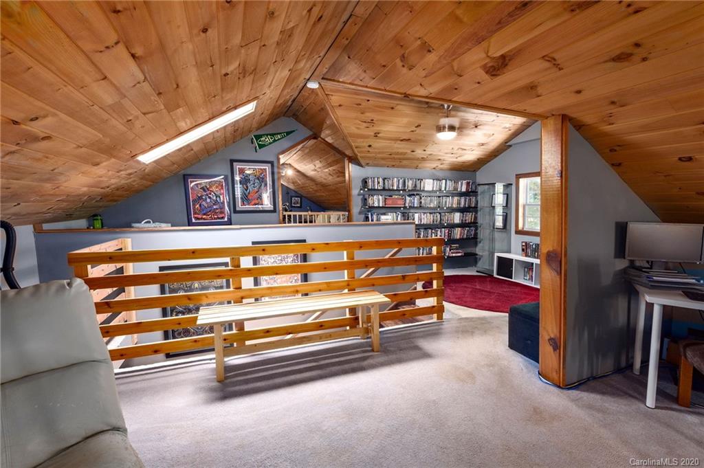 28 Wildwood Park Weaverville NC 28787