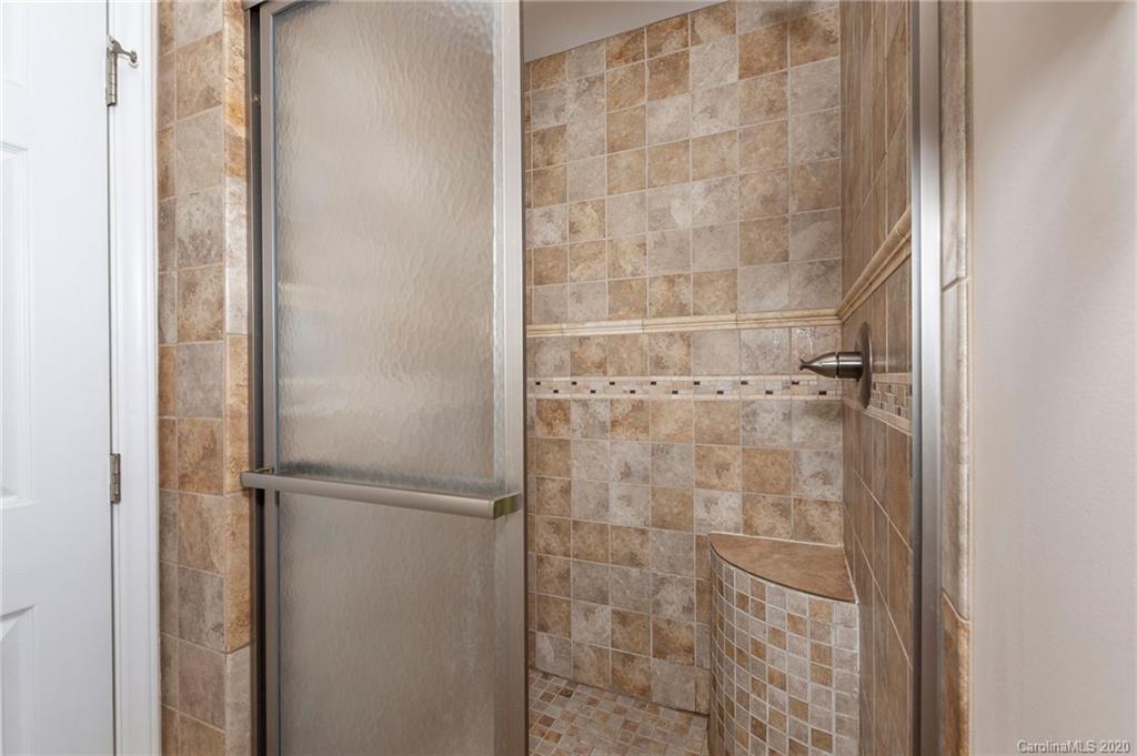 28 Wildwood Park Weaverville NC 28787