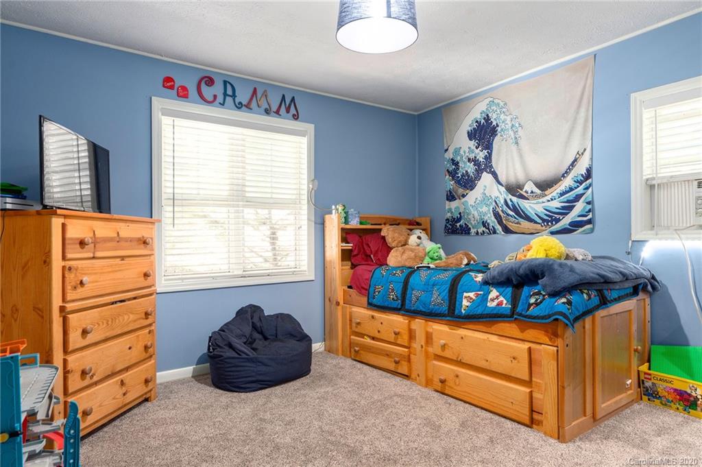 28 Wildwood Park Weaverville NC 28787