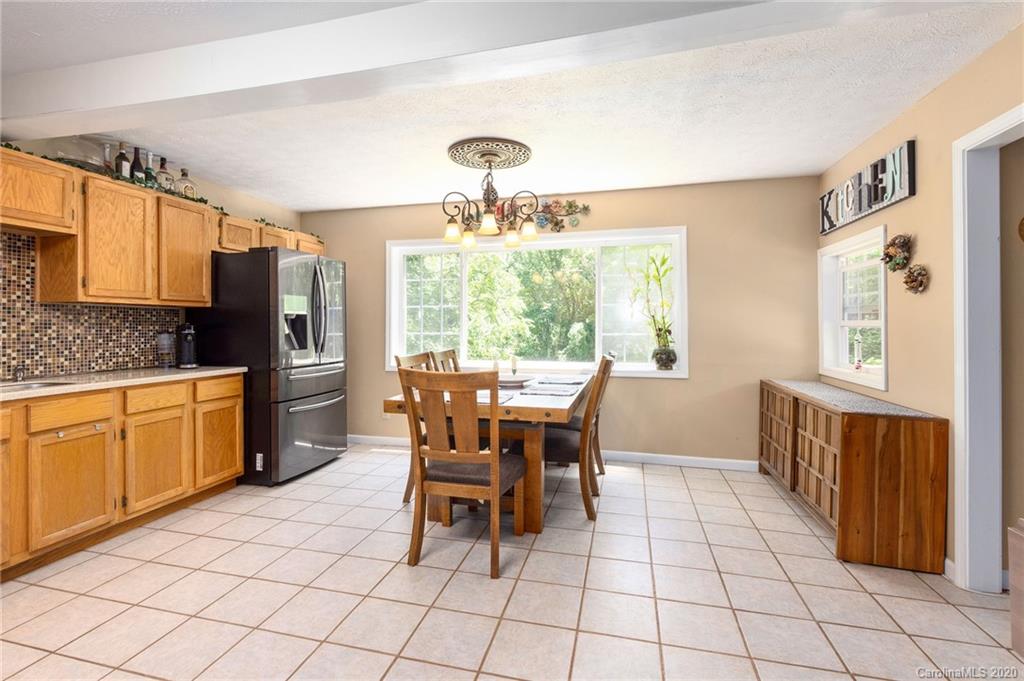 28 Wildwood Park Weaverville NC 28787