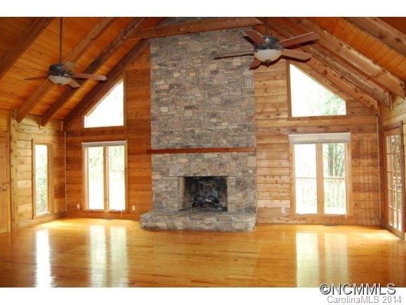 6 Ravenwood Lane Horse Shoe NC 28742