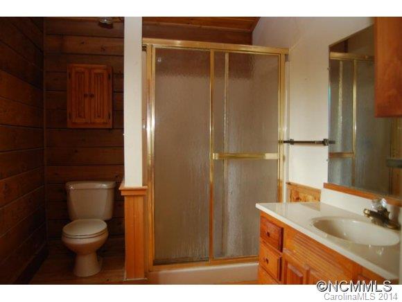 6 Ravenwood Lane Horse Shoe NC 28742