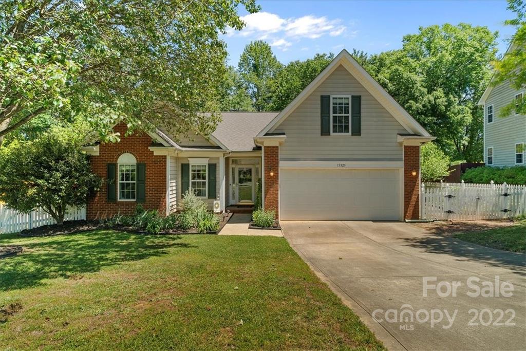 13325 Woodland Farm Drive Charlotte NC 28215