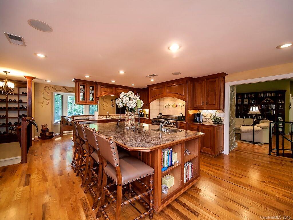 5600 Lancelot Drive Charlotte NC 28270