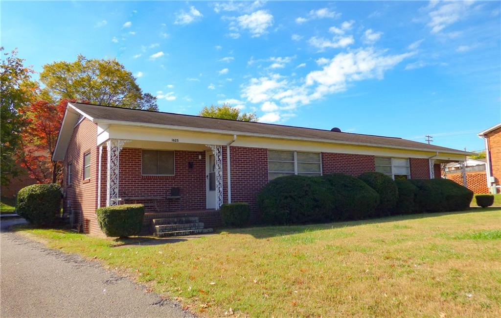 1625 2nd Avenue Nw Hickory NC 28601