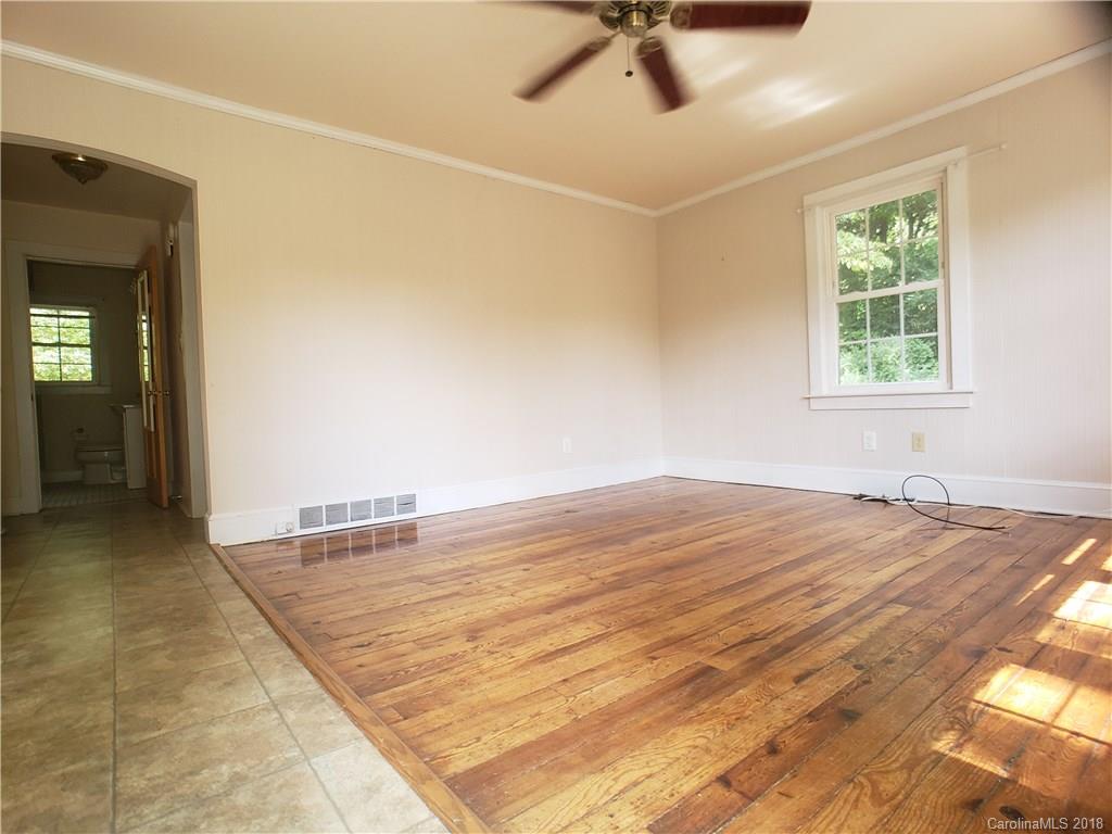 16 Baxter Street Asheville NC 28801