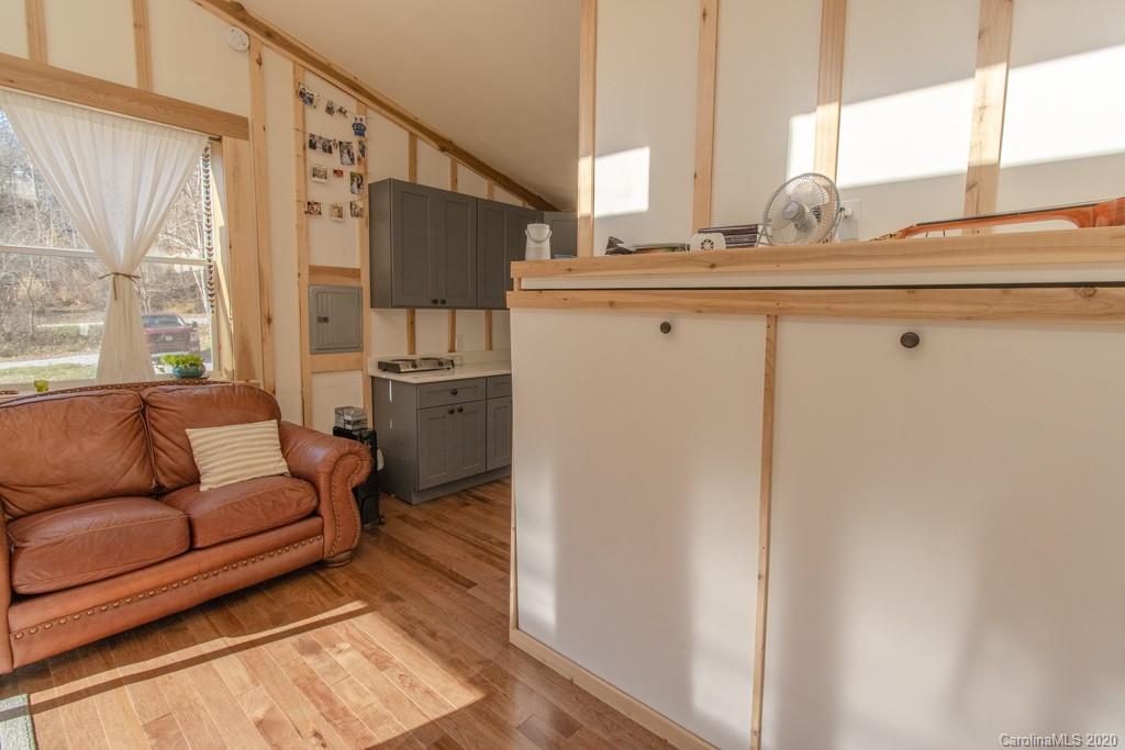 302 Hutch Mountain Road Fletcher NC 28732