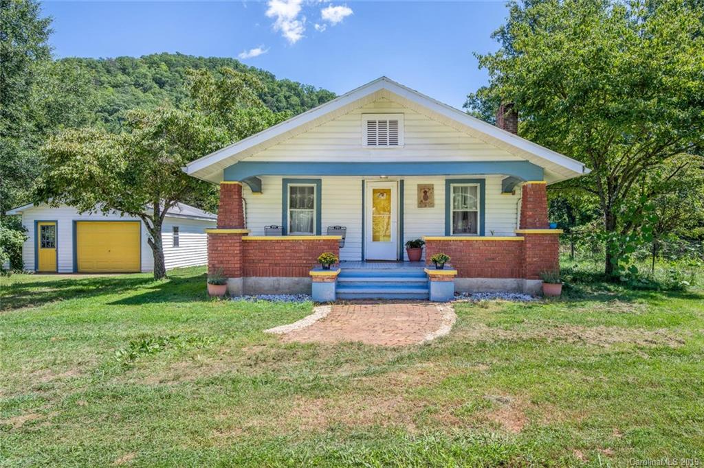 30 Gwendolyn Drive Candler NC 28715