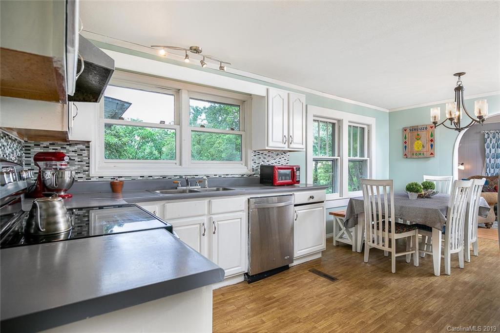 30 Gwendolyn Drive Candler NC 28715