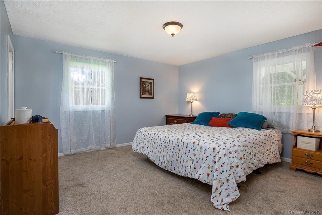 30 Gwendolyn Drive Candler NC 28715