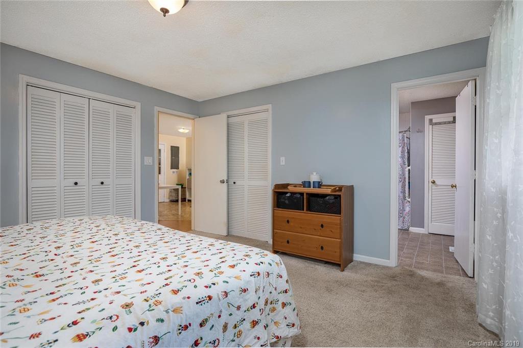 30 Gwendolyn Drive Candler NC 28715