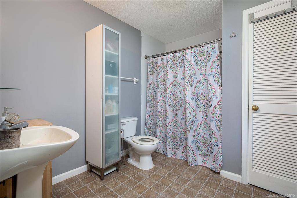 30 Gwendolyn Drive Candler NC 28715