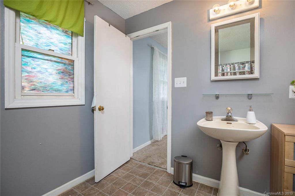 30 Gwendolyn Drive Candler NC 28715