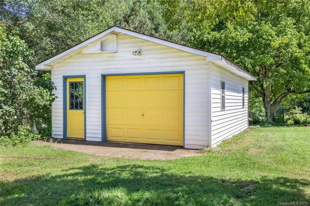 30 Gwendolyn Drive Candler NC 28715