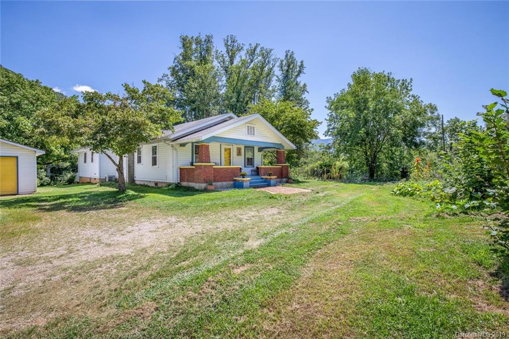 30 Gwendolyn Drive Candler NC 28715