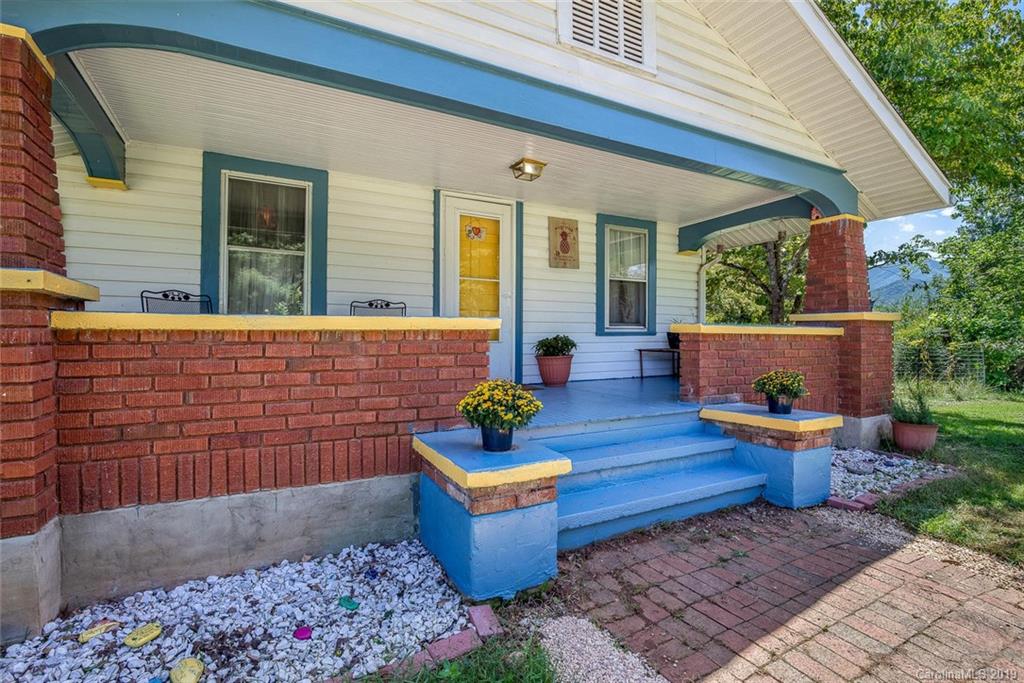 30 Gwendolyn Drive Candler NC 28715