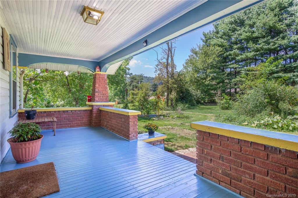 30 Gwendolyn Drive Candler NC 28715