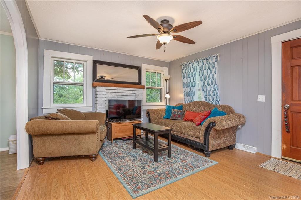30 Gwendolyn Drive Candler NC 28715