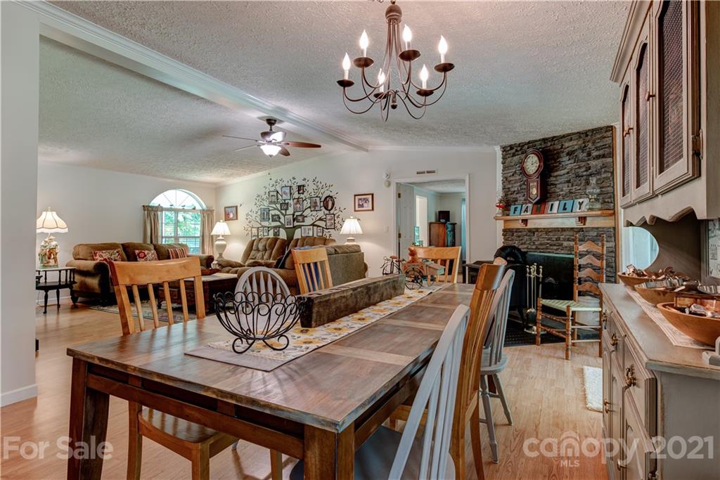 2612 Mountain Page Road Saluda NC 28773