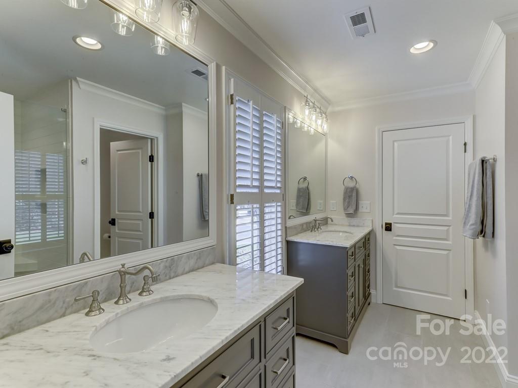 5010 Jarrell Court Charlotte NC 28211