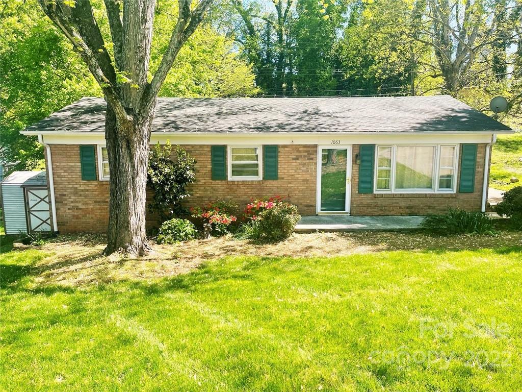 1063 14th Avenue NW Hickory NC 28601