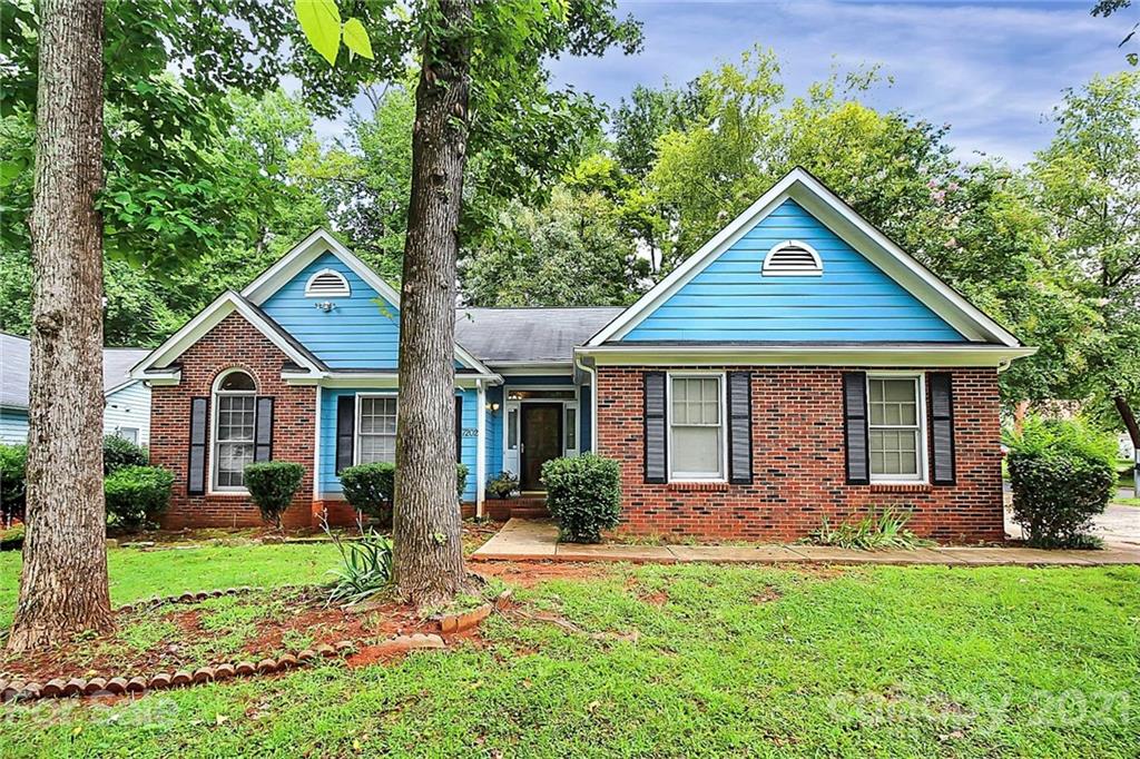 7202 Mcteal Place Charlotte NC 28262