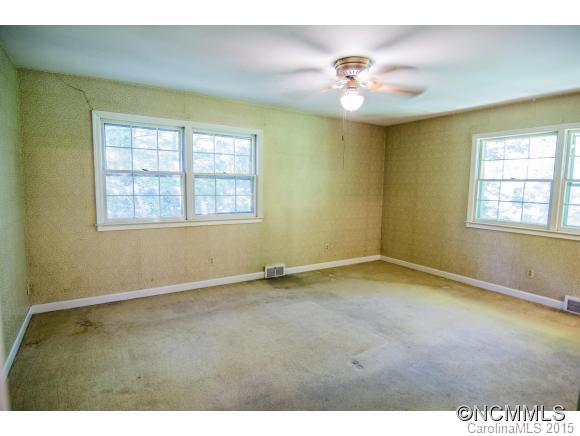 6 Mayfair Drive Candler NC 28715