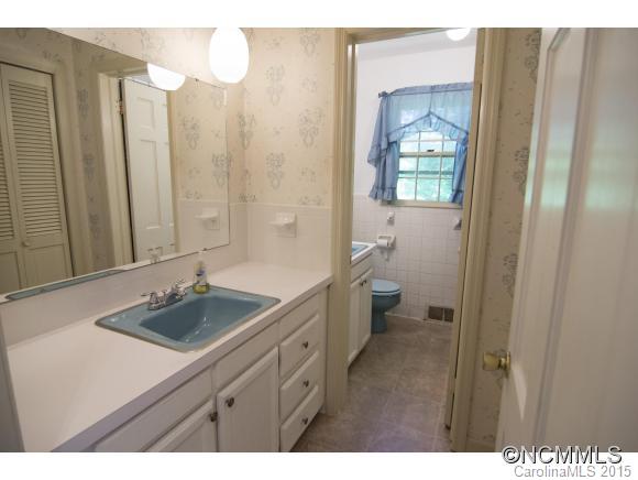 6 Mayfair Drive Candler NC 28715