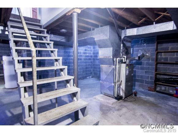 6 Mayfair Drive Candler NC 28715