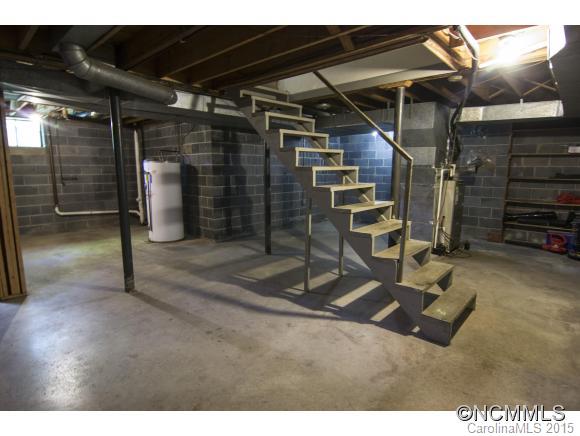 6 Mayfair Drive Candler NC 28715