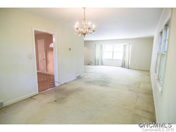 6 Mayfair Drive Candler NC 28715