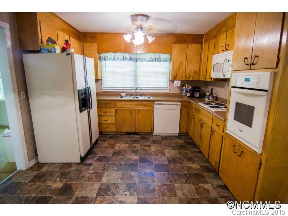6 Mayfair Drive Candler NC 28715