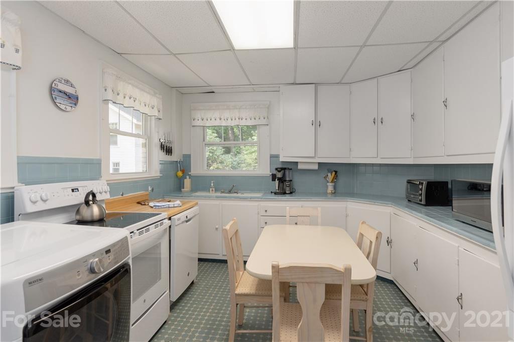 336 Robinson Lane Hendersonville NC 28739