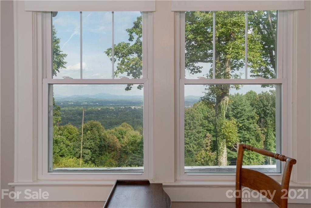 336 Robinson Lane Hendersonville NC 28739