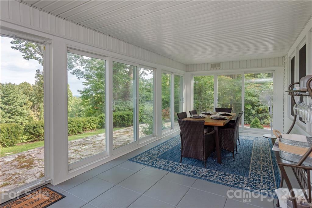 336 Robinson Lane Hendersonville NC 28739
