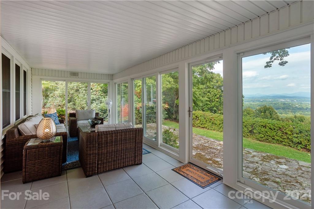 336 Robinson Lane Hendersonville NC 28739