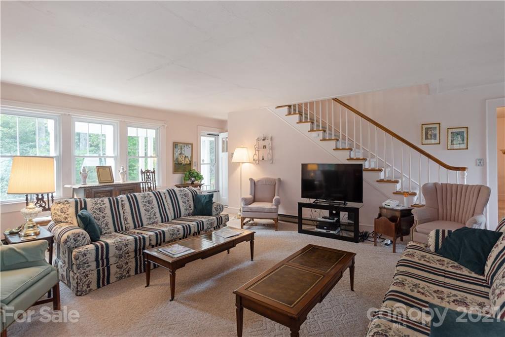 336 Robinson Lane Hendersonville NC 28739