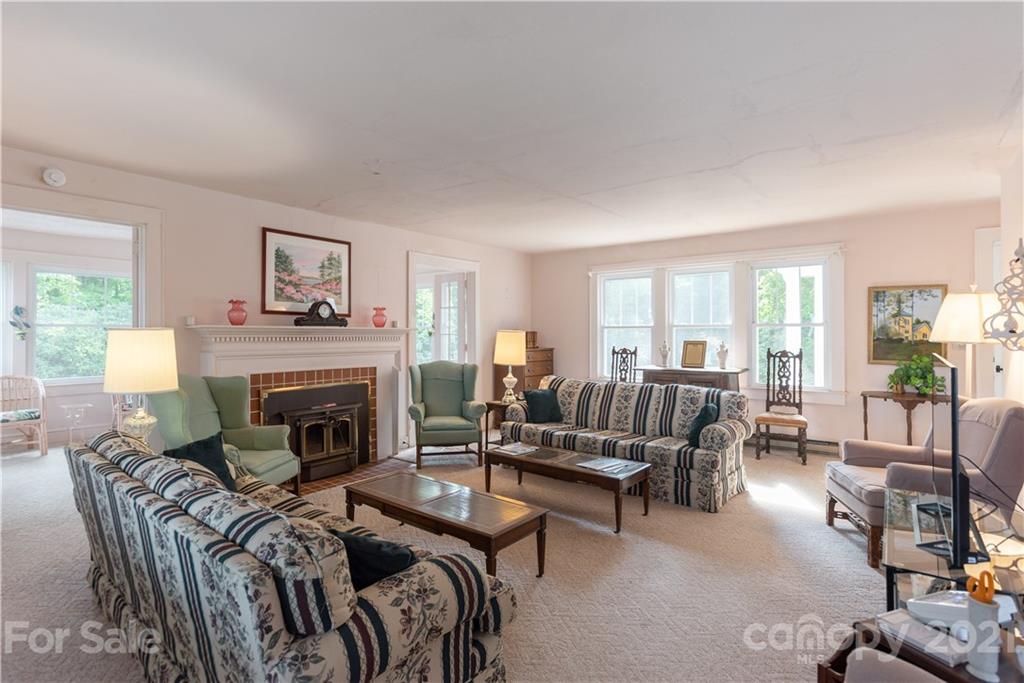 336 Robinson Lane Hendersonville NC 28739