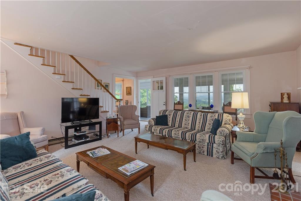 336 Robinson Lane Hendersonville NC 28739