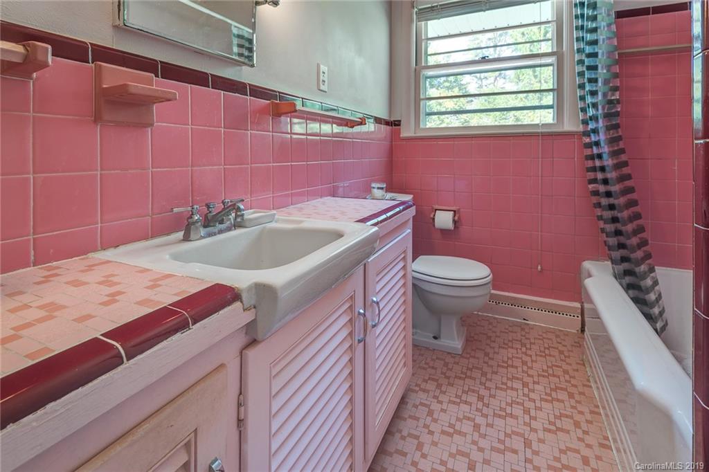 16 Woodcrest Road Asheville NC 28804