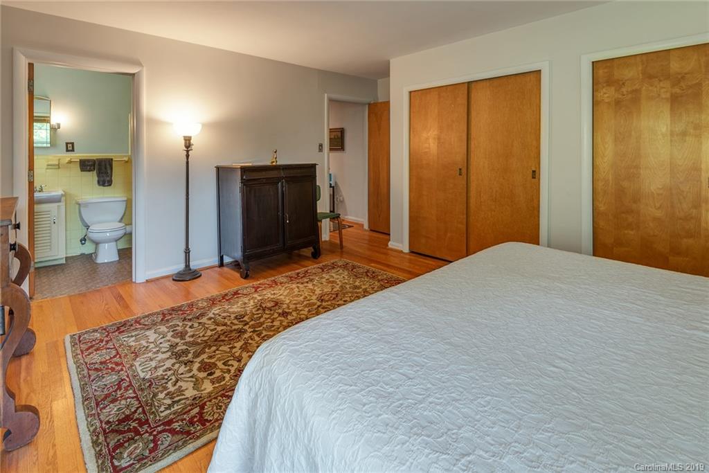 16 Woodcrest Road Asheville NC 28804