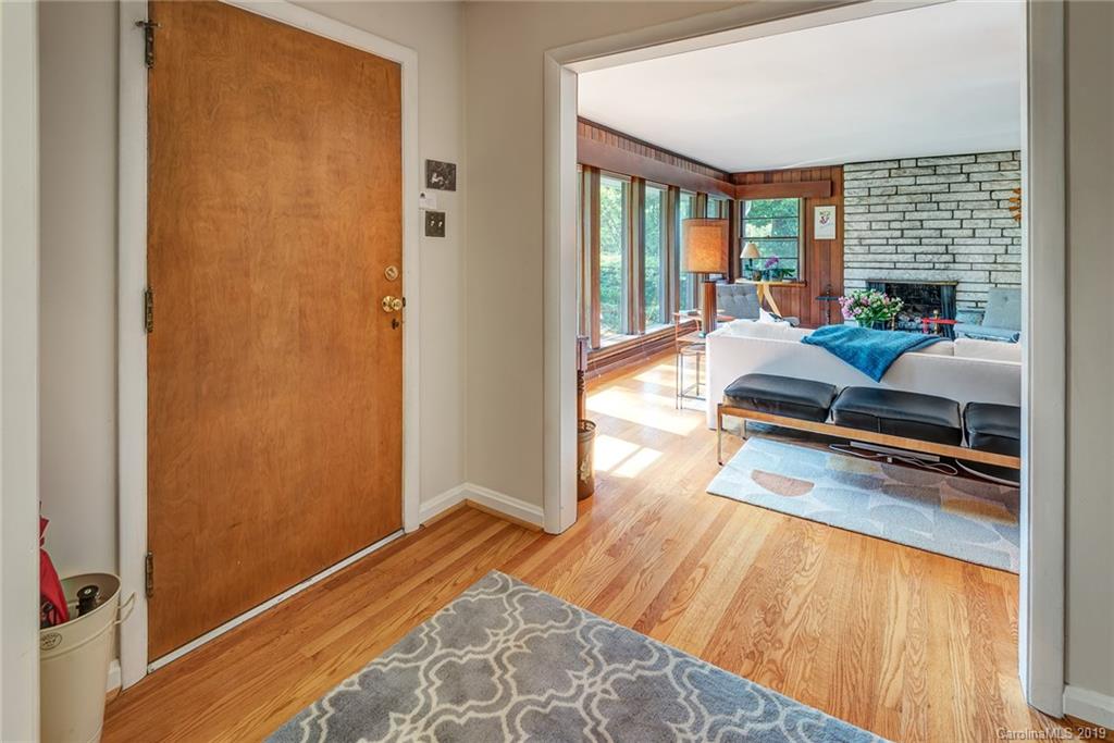 16 Woodcrest Road Asheville NC 28804
