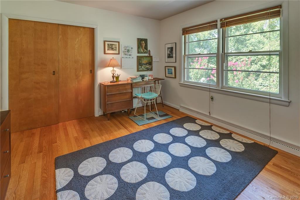 16 Woodcrest Road Asheville NC 28804